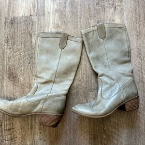 Banana Republic Cream Leather Heeled Boots